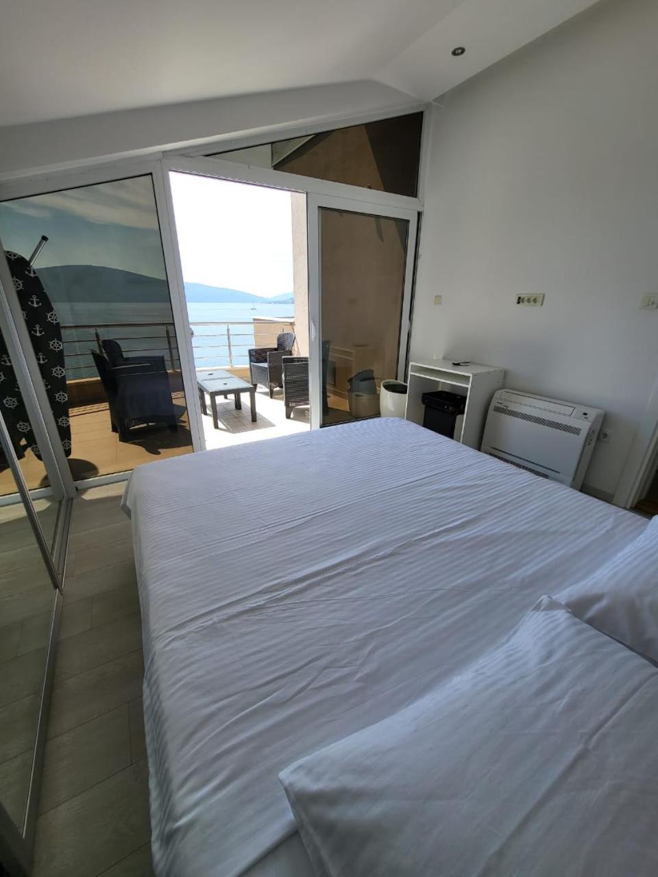 Matkovic Residence ティヴァト エクステリア 写真